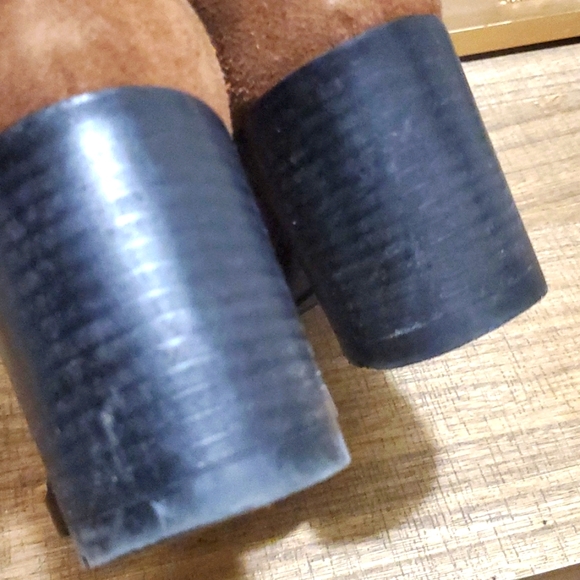 Aquatalia ITALY Brown Suede Iriana Ankle Heel Lug Zip Water Resisant Boots Sz 7 - Picture 6 of 12